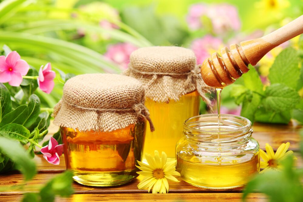 O mel é un remedio antihelmíntico popular que elimina os parasitos en adultos e nenos. 